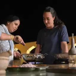 Live Dinner with Cultural Performances